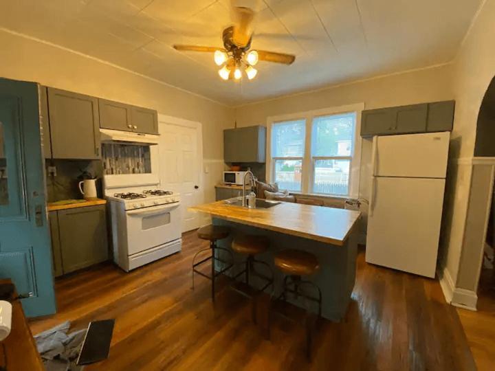 גרין ביי Cozy 3 & 4 Bed Home 2 Blocks To Hospitals & Lambeau מראה חיצוני תמונה